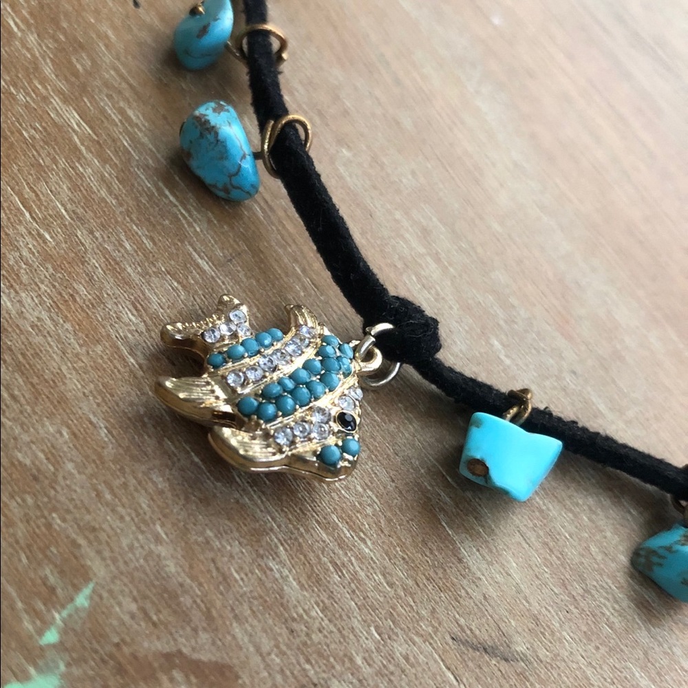 Blue and gold fish choker